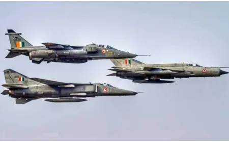 ভারত-শাসিত কাশ্মিরে একযোগে তিন যুদ্ধবিমান বিধ্বস্ত: রয়টার্স