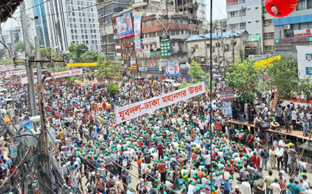 নয়াপল্টনে তারুণ্যের সমাবেশে নেতাকর্মীদের ঢল