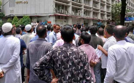 সরকারি চাকরি অধ্যাদেশ ড. ইউনূস দেশে ফিরলে কর্মচারীদের দাবি তুলে ধরবেন মন্ত্রিপরিষদ সচিব