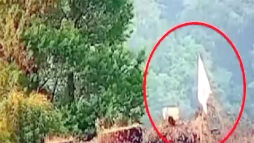 ‘সাদা পতাকা’ উড়াল ভারতীয় সেনারা, পাকিস্তানের তীব্র আক্রমণ