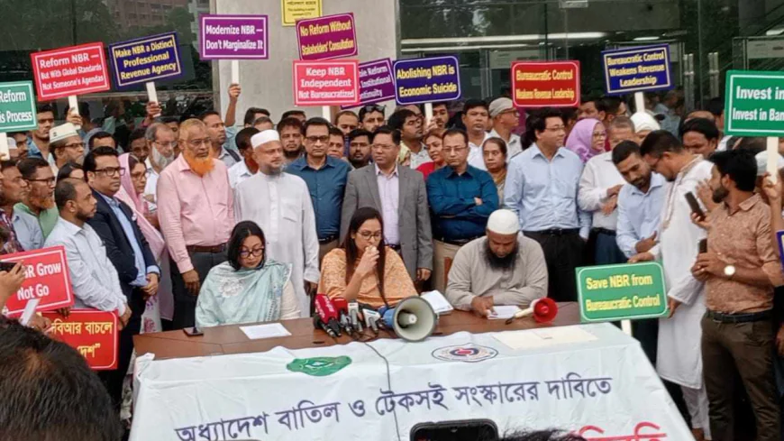 এনবিআরের কর্মকর্তাদের দাবি মেনে নিয়েছে সরকার
