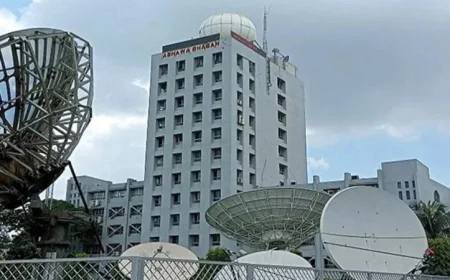 তাপপ্রবাহে হাঁসফাঁস জনজীবন, কিছু এলাকায় বৃষ্টির ইঙ্গিত