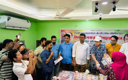 খাগড়াছড়িতে জেলা ছাত্রদলের উদ্যােগে এইচএসসি পরীক্ষার্থীদের মাঝে শিক্ষা উপকরণ বিতরণ।