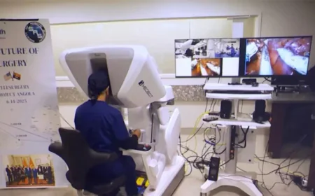 ১১ হাজার কিলোমিটার দূর থেকে আফ্রিকায় প্রথম সফল টেলিসার্জারি করলেন মার্কিন চিকিৎসক