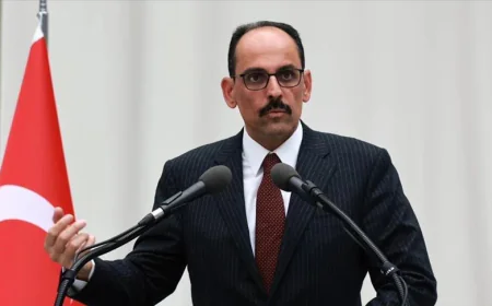 গাজায় যুদ্ধবিরতি নিয়ে হামাস নেতার সঙ্গে তুরস্কের গোয়েন্দা প্রধানের বৈঠক