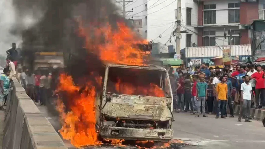 ঢাকা-টাঙ্গাইল মহাসড়কে চলন্ত পিকআপে আগুন