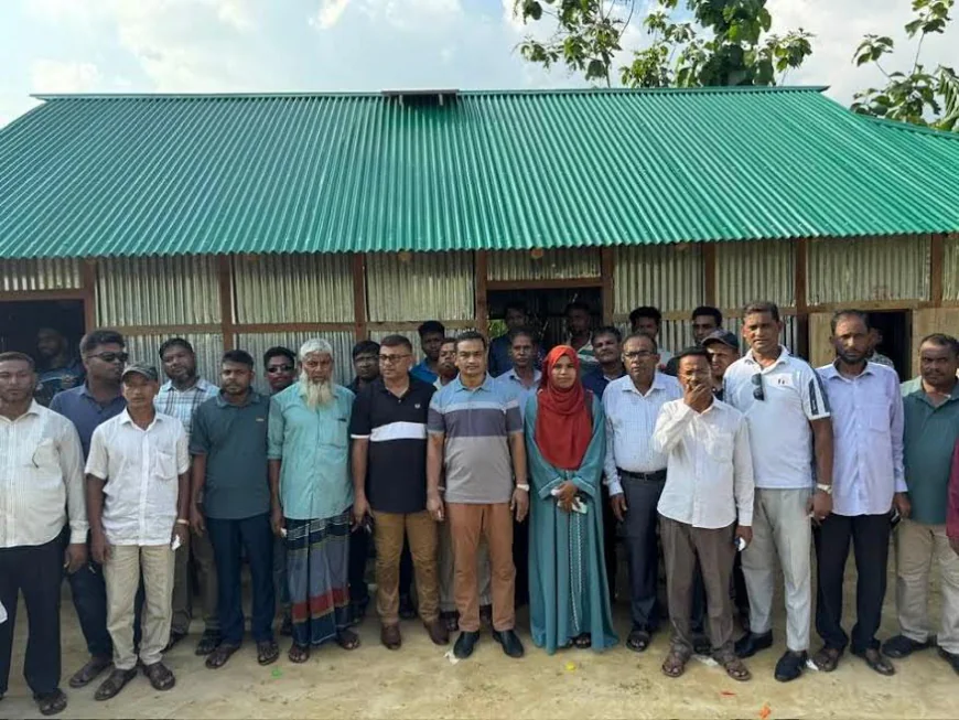মাটিরাঙ্গায় সাবেক এমপি ওয়াদুদ ভূইয়ার পক্ষ থেকে অসহায় যুবদল কর্মীকে নতুন ঘর হস্তান্তর।