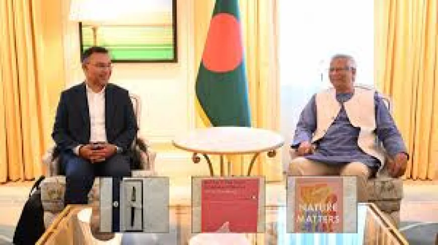 ড. ইউনূসকে কলম ও বই উপহার দিলেন তারেক রহমান