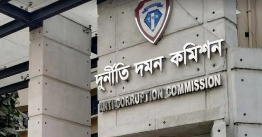 ইভিএম কেনায় অনিয়ম, সাবেক সিইসিসহ ৬ কর্মকর্তাকে দুদকের তলব