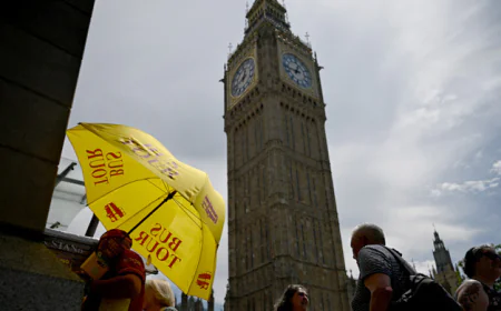 বছরের সবচেয়ে উষ্ণ দিন দেখলো যুক্তরাজ্য