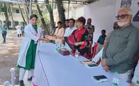 মুন্সীগঞ্জে আব্দুল হাকিম বিক্রমপুরির মৃত্যু বার্ষিকী উপলক্ষে বৃত্তি প্রদান