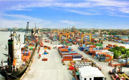 চট্টগ্রাম বন্দরে ফেলে রাখা পণ্য সরাতে কাস্টমসে বিশেষ কমিটি গঠন