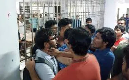 শিক্ষকদের ওপর হামলা: ভবনে তালা দেওয়ার হুঁশিয়ারি  জবি শিক্ষার্থীদের