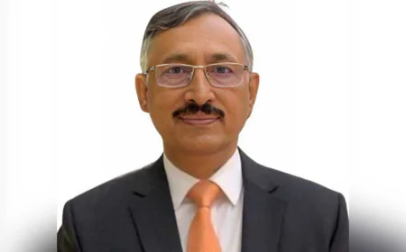 বিক্ষোভের মধ্যে শিক্ষা সচিবকে প্রত্যাহার