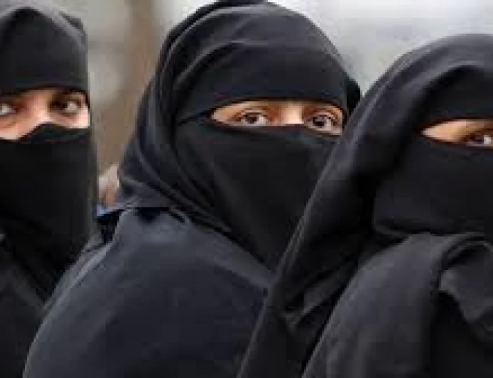 মুখোশ পরা মানুষ