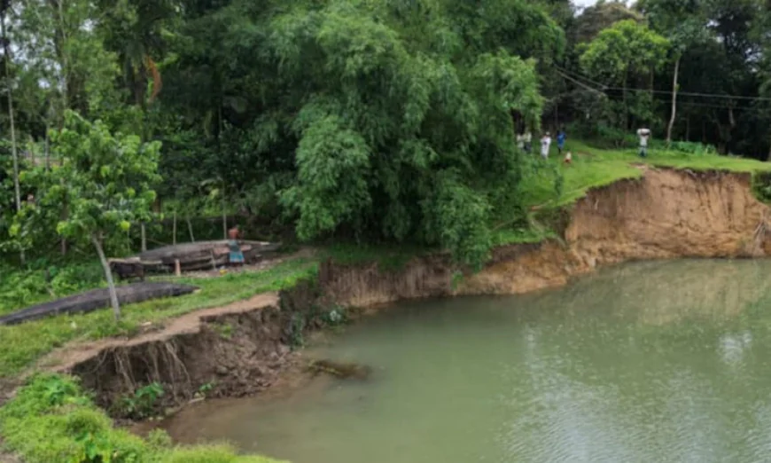 সুনামগঞ্জের খাসিয়ামারা নদী ভাঙনে বিলীন হচ্ছে জনপদ, আতঙ্কে মানুষ