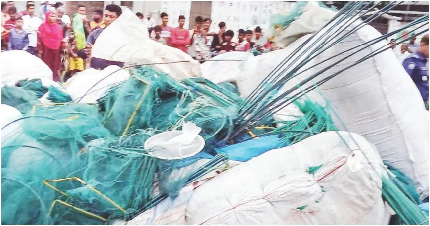 পাবনায় অভিযানেও থামছে না নিষিদ্ধ চায়না জালের ব্যবসা