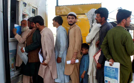 আফগান নাগরিকদের ফেরত পাঠাতে পাকিস্তানের নতুন আহ্বান