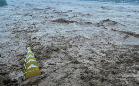 ভারতের জম্মুতে বন্যা ও ভূমিধসে ১১ জনের মৃত্যু