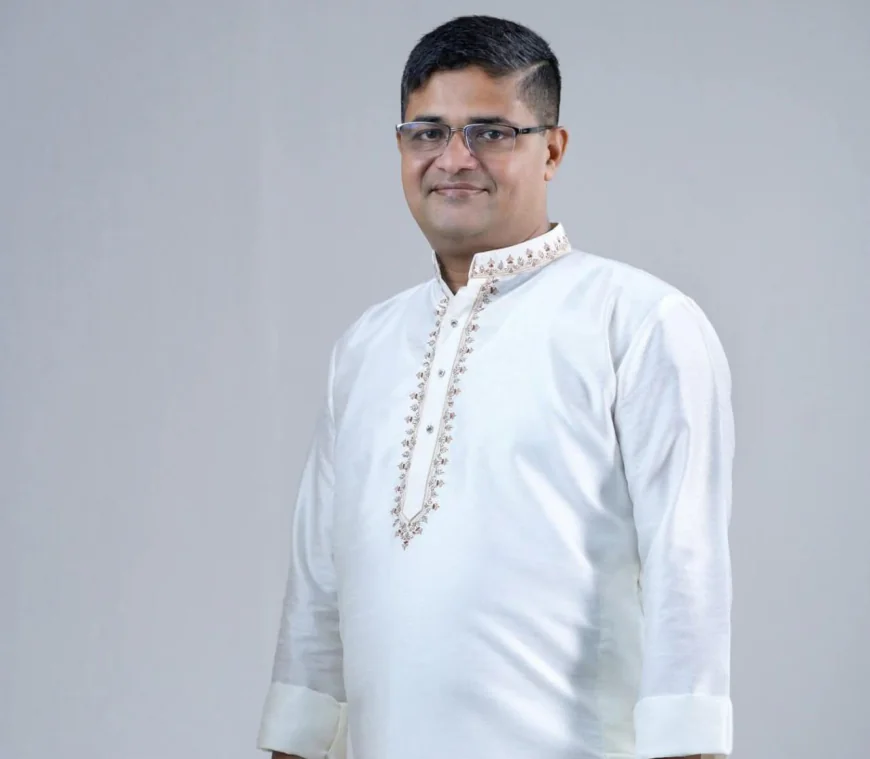"ঢাকা-১৪ আসনের আলোকবর্তিকা: মোস্তফা জগলুল পাশা পাপেল তরুণ প্রজন্মের কণ্ঠস্বর ও আগামীর নেতৃত্বের প্রতিশ্রুতি"ঢাকা ১৪ আসন