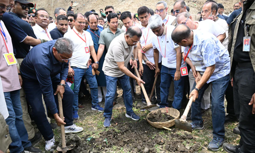 বাবার স্মৃতি বিজড়িত শার্শার উলসী খাল পুনঃখনন করলেন প্রধানমন্ত্রী
