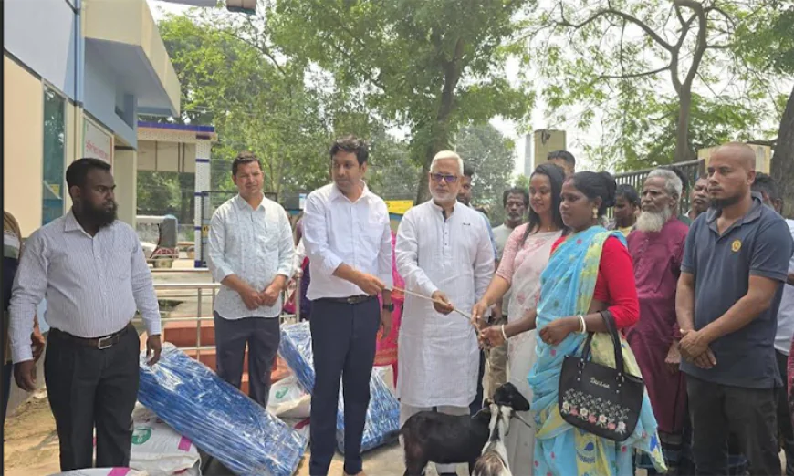 দিনাজপুরে ক্ষুদ্র নৃ-গোষ্ঠীর মাঝে ছাগল বিতরণ