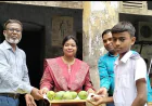 কোটচাঁদপুরে শিক্ষার্থীদের মাঝে আম বিতরণ