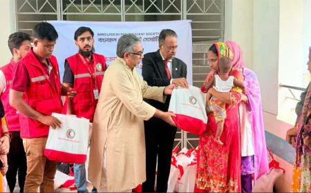 ময়মনসিংহে হাম আক্রান্ত শিশুদের মাঝে মিনি হাইজিন পার্সেল বিতরণ