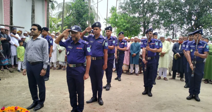 লালমনিরহাটে দুই মুক্তিযোদ্ধাকে রাষ্ট্রীয় মর্যাদায় দাফন করা হলো