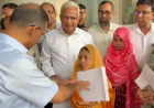 প্রধানমন্ত্রীর হাত থেকে নিয়োগপত্র পেলেন ৩ প্রতিবন্ধী ব্যক্তি