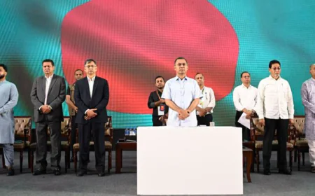 প্রধানমন্ত্রীর কাছে পেয়ে আবেগাপ্লুত জুলাই শহীদদের স্বজনেরা