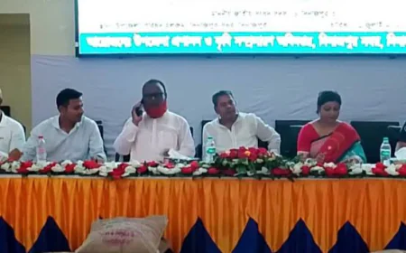 দিনাজপুরে কৃষকদের মাঝে আমন বীজ ও চারা বিতরণ