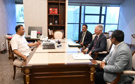 প্রধানমন্ত্রীর সঙ্গে আইএপিবি’র প্রধান নির্বাহী কর্মকর্তার সাক্ষাৎ