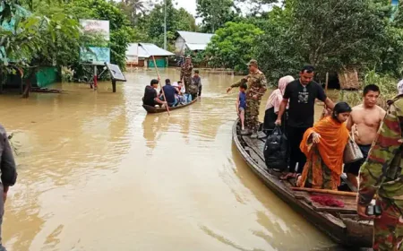 পাহাড়ি অঞ্চলে বন্যা-পাহাড়ধসে সেনাবাহিনীর উদ্ধার ও ত্রাণ তৎপরতা অব্যাহত