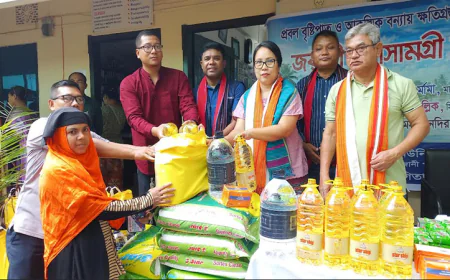 বান্দরবানে বন্যার্ত ৯২ পরিবারের মাঝে ত্রাণ বিতরণ