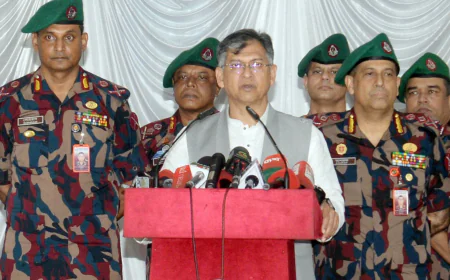 সীমান্তে সর্বোচ্চ সতর্কতায় থাকতে বিজিবিকে স্বরাষ্ট্রমন্ত্রীর নির্দেশ