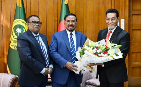 ভারপ্রাপ্ত রাষ্ট্রপতির দায়িত্ব নেওয়ায় স্পিকারকে ফুলেল শুভেচ্ছা