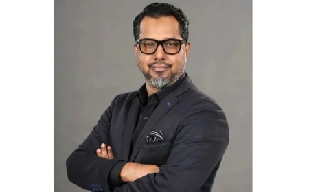 বিএসইসির নতুন কমিশনার হলেন হোসেন সাদাত