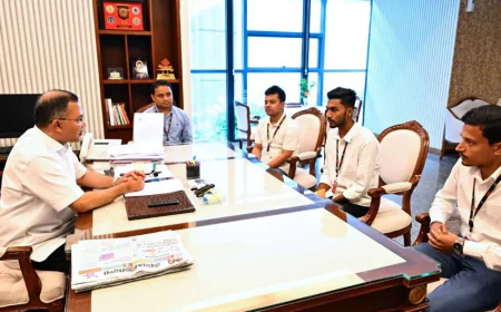 প্রধানমন্ত্রীর সঙ্গে জুলাই যোদ্ধা আজিজুর রহমানের সৌজন্য সাক্ষাৎ