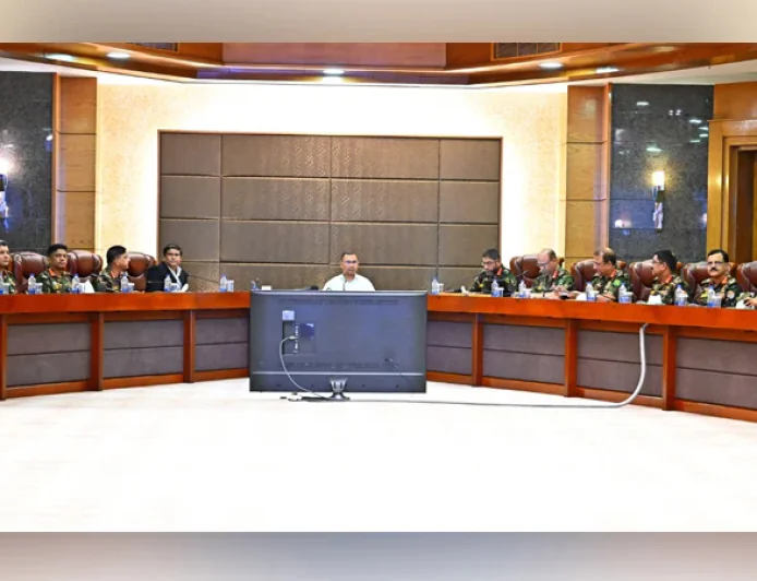 আধুনিক ও প্রযুক্তিনির্ভর সেনাবাহিনী গড়তে সরকার প্রতিশ্রুতিবদ্ধ: প্রধানমন্ত্রী