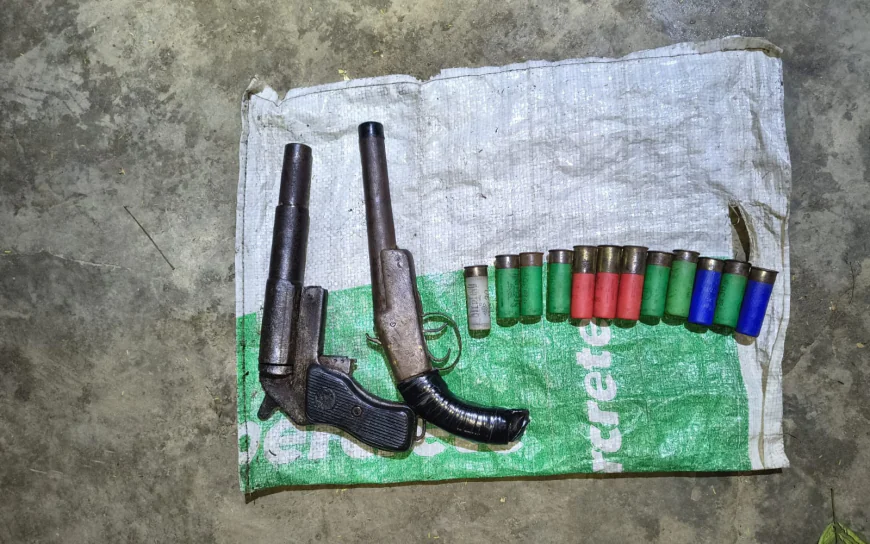 চাঁদপুরে উদ্ধার দুই শর্টগান, ১২ রাউন্ড গুলি