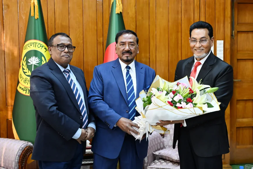 ভারপ্রাপ্ত রাষ্ট্রপতির দায়িত্ব নেওয়ায় স্পিকারকে ফুলেল শুভেচ্ছা