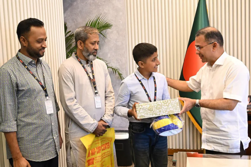 প্রধানমন্ত্রীর সঙ্গে দেখা, হাসিমাখা তাহসিন আবারও আলোচনায়
