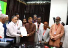রাষ্ট্রপতি নির্বাচনে ১১ দলীয় জোটের প্রার্থী অলি আহমদের মনোনয়নপত্র জমা