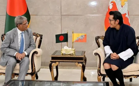 ঢাকায় ভুটানের রাজার যাত্রাবিরতি, রাষ্ট্রপতির সঙ্গে সৌজন্য সাক্ষাৎ