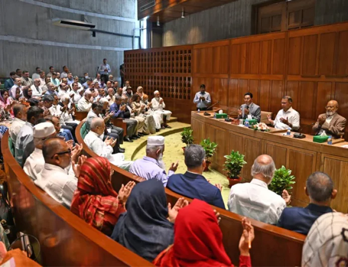 প্রধানমন্ত্রীর সভাপতিত্বে সরকারদলীয় এমপিদের সভা অনুষ্ঠিত