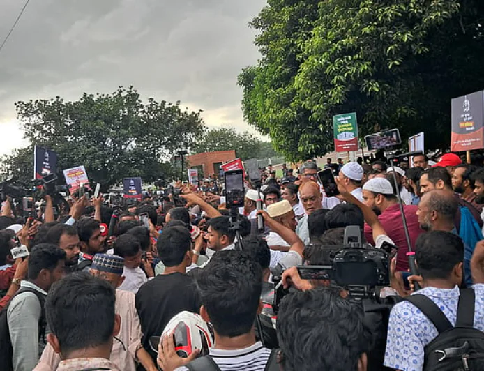 বাংলামোটর থেকে সংসদ অভিমুখে জামায়াত জোটের নেতাদের পদযাত্রা