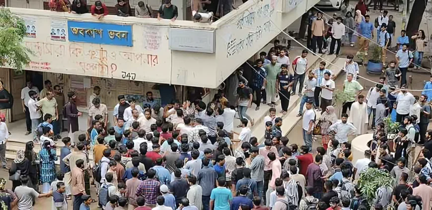 জকসু ভিপি-জিএসকে ক্যাম্পাস থেকে বের করে দিল ছাত্রদল