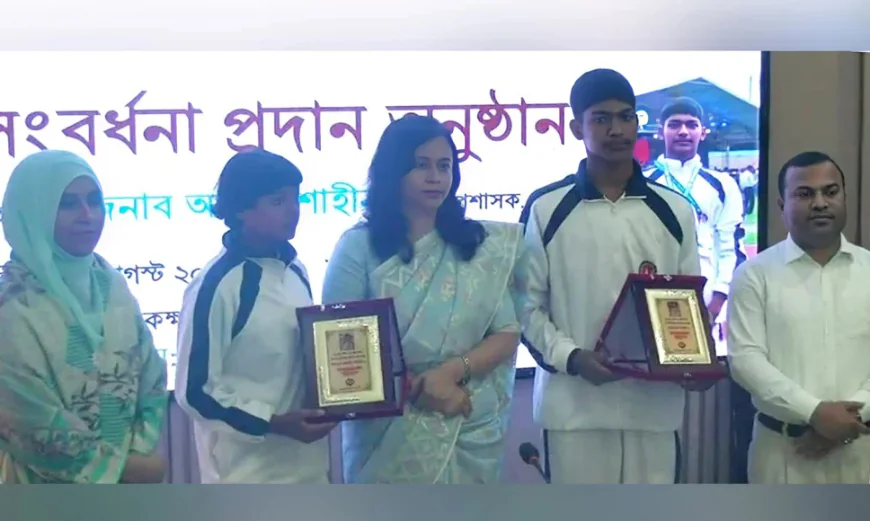 নাটোরে নতুন কুঁড়ির দুই কৃতি খেলোয়াড়কে সংবর্ধনা