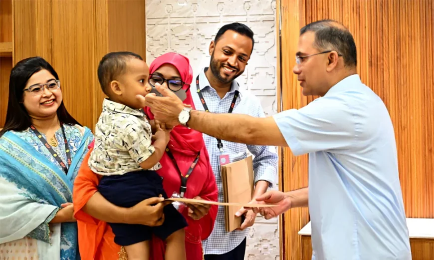 জুলাইয়ের শহীদ ও আহত ১০ পরিবারের সদস্যদের হাতে চাকরির নিয়োগপত্র দিলেন প্রধানমন্ত্রী